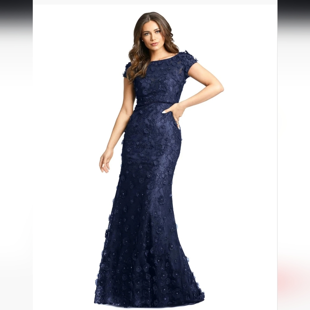 NWT MAC DUGGAL FLORAL APPLIQUE BOAT NECK SHORT SLEEVE GOWN #67711 - size 8